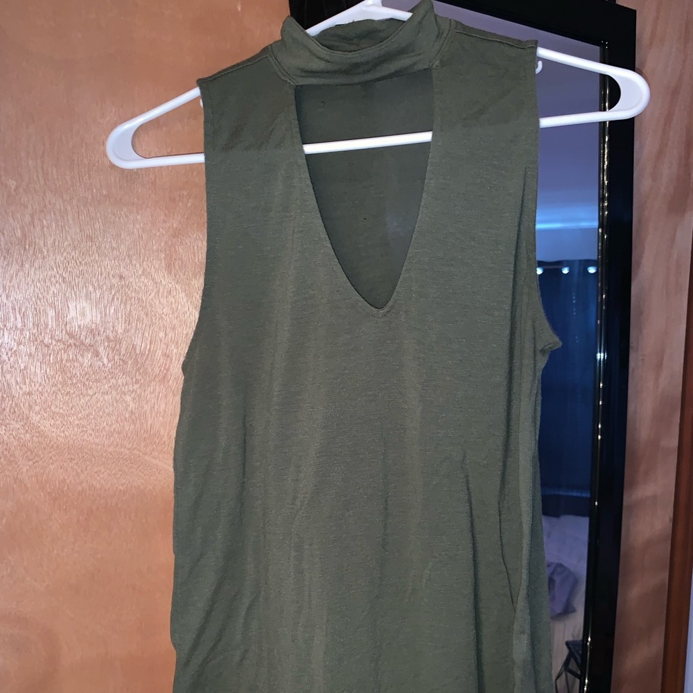 Open neck Tee - olive green
